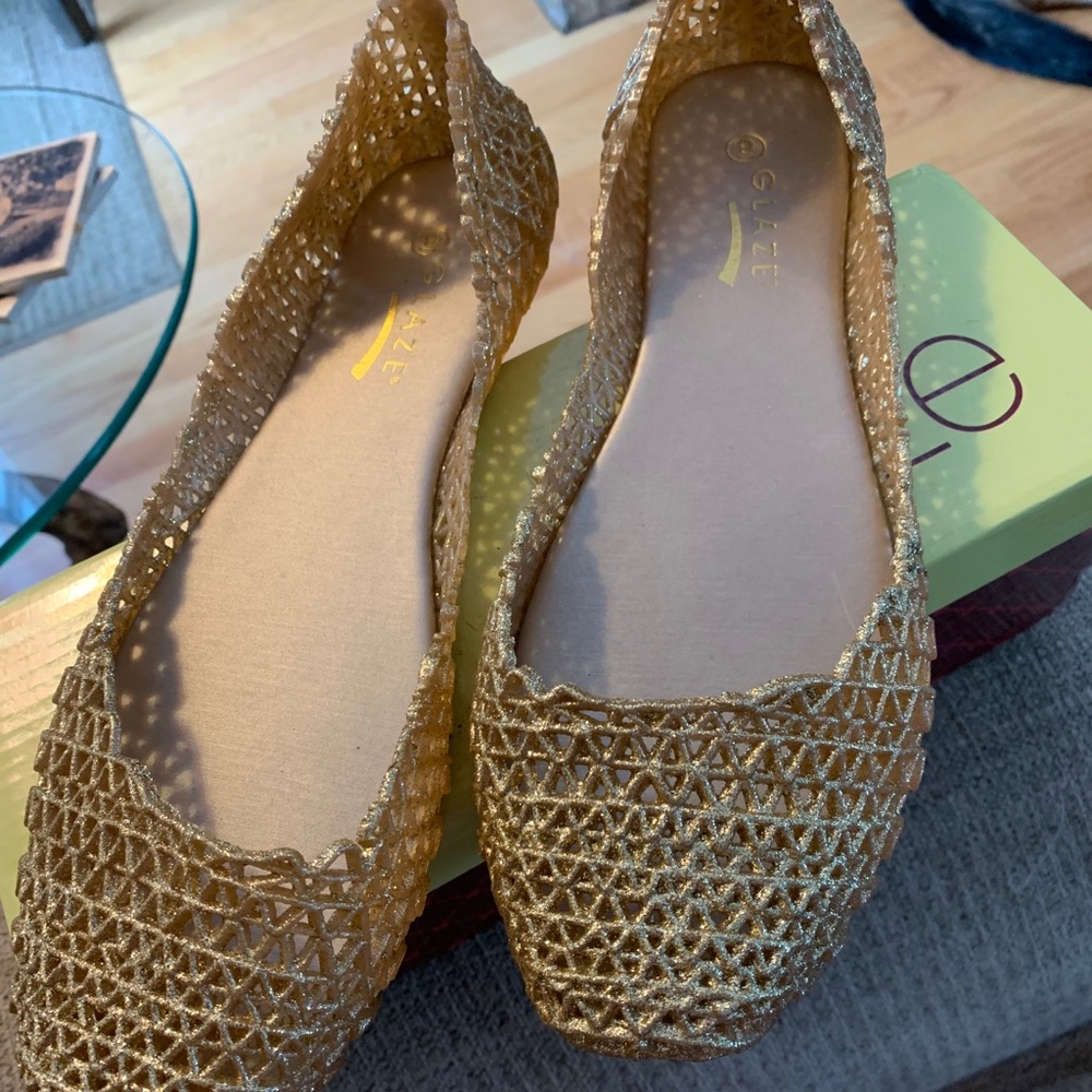 Gold sparkle flats